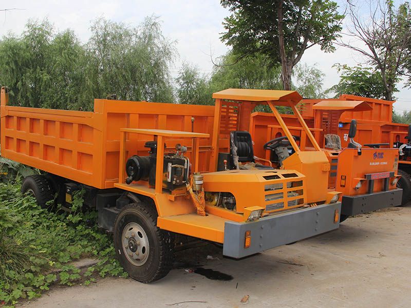 UQ-8T礦用運(yùn)輸車(chē)